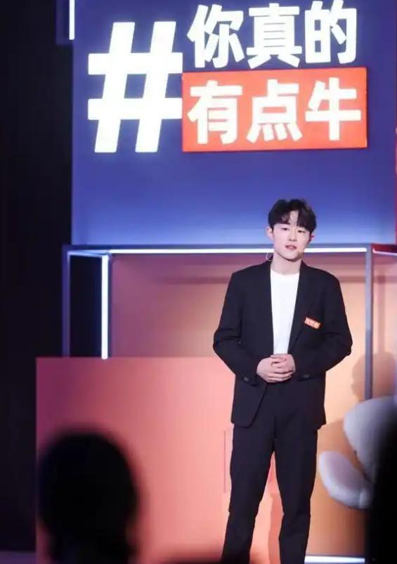 爆美国97小伙福建6个人的公司年销3000万AG旗舰厅网站入口100多一双“丑拖鞋”卖(图5)
