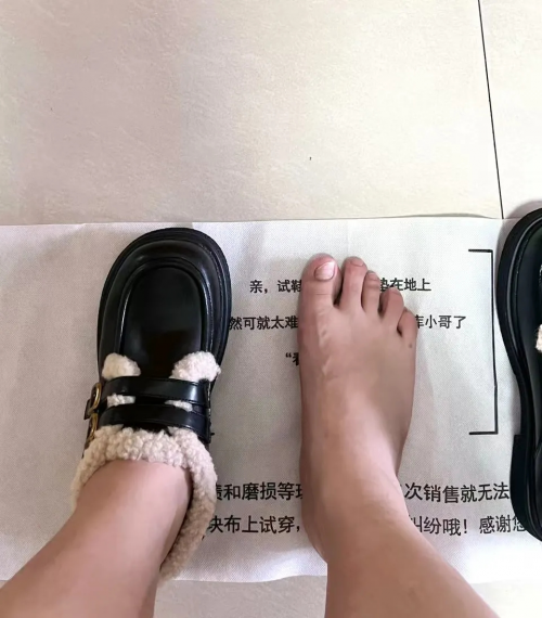 求她在抖音电商卖大码女鞋年销量破百万AG旗舰厅登录首页兴趣推荐汇聚小众需(图8)